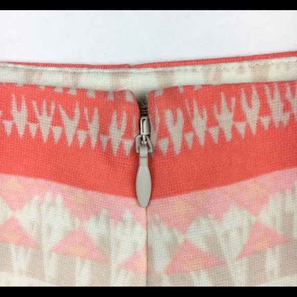 BCBGeneration High Waist Printed Shorts Size 2 - Picture 3 of 5